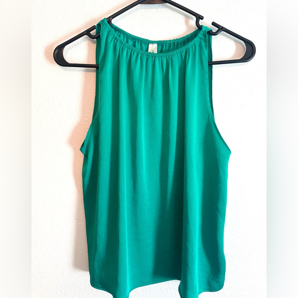 Mahina Hawaii 💚 halter tank silk green top S M